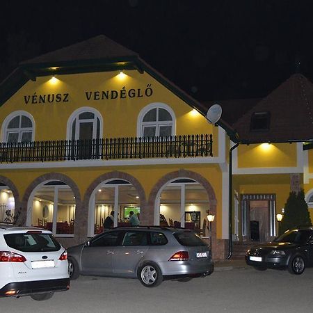 Venusz Panzio Es Vendeglo Bed and Breakfast Bagod Buitenkant foto