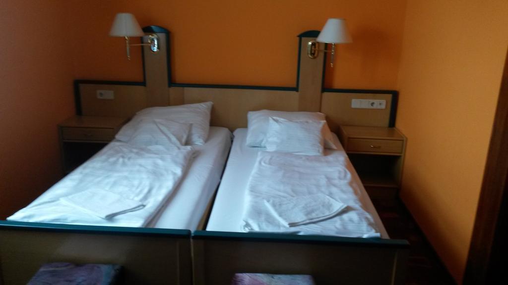 Venusz Panzio Es Vendeglo Bed and Breakfast Bagod Buitenkant foto